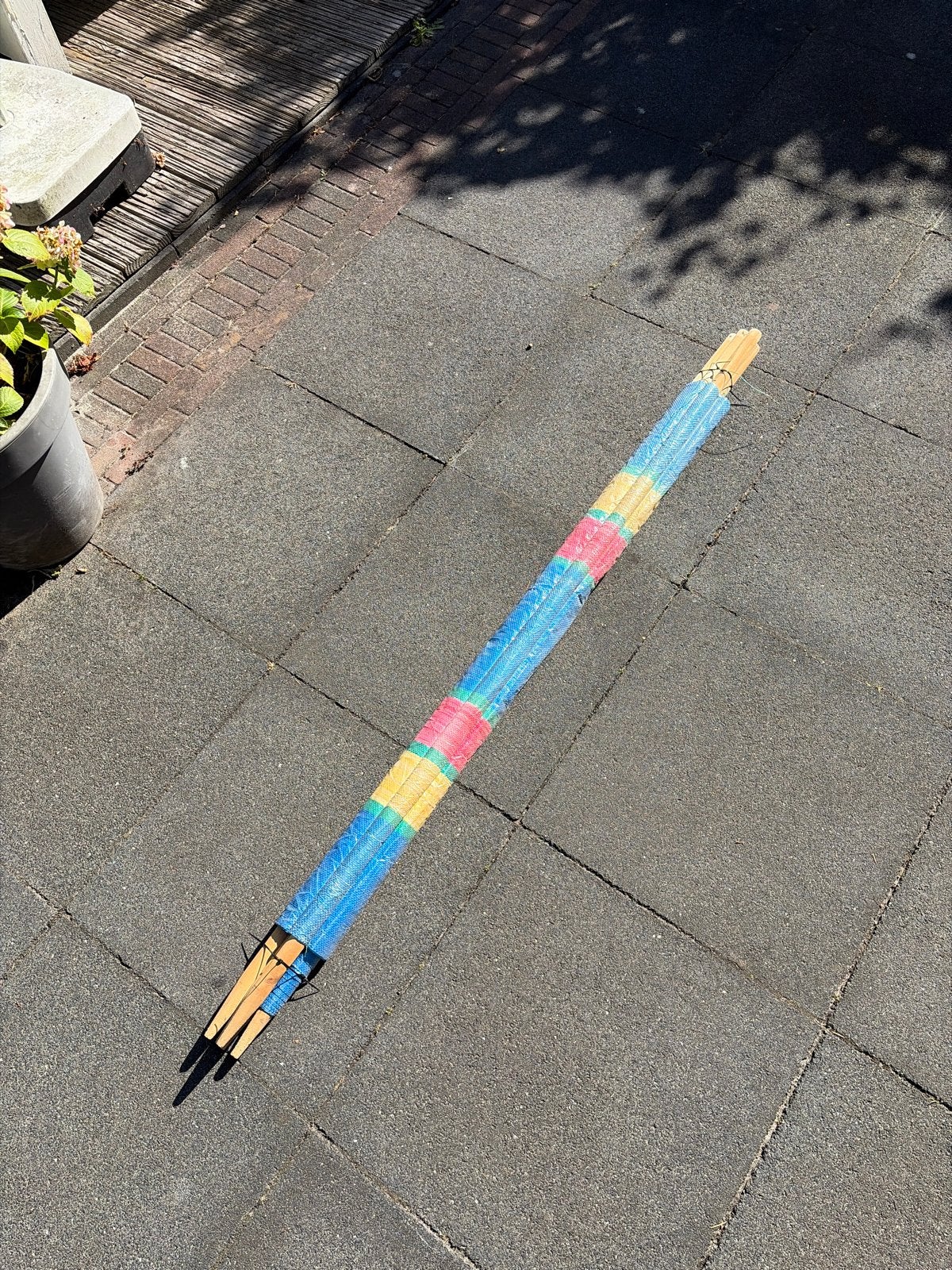 Kleurrijk windscherm voor strand of tuin, Ophalen of Verzenden, Gebruikt