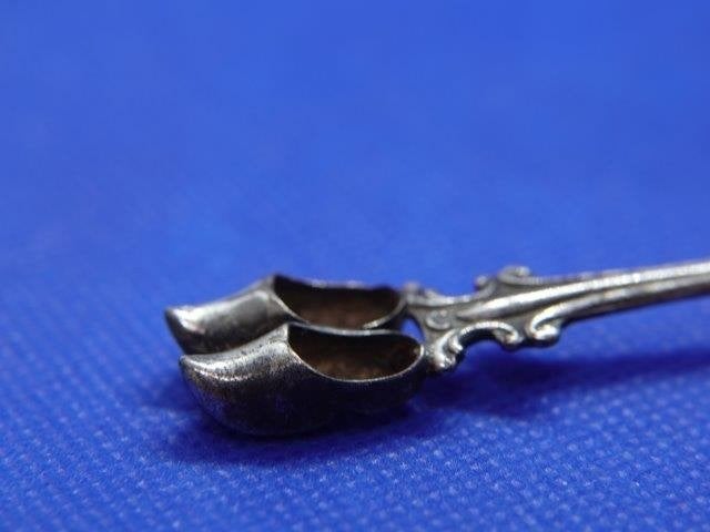 Lepeltje: klompjes  3D zilverkleur, Verzenden