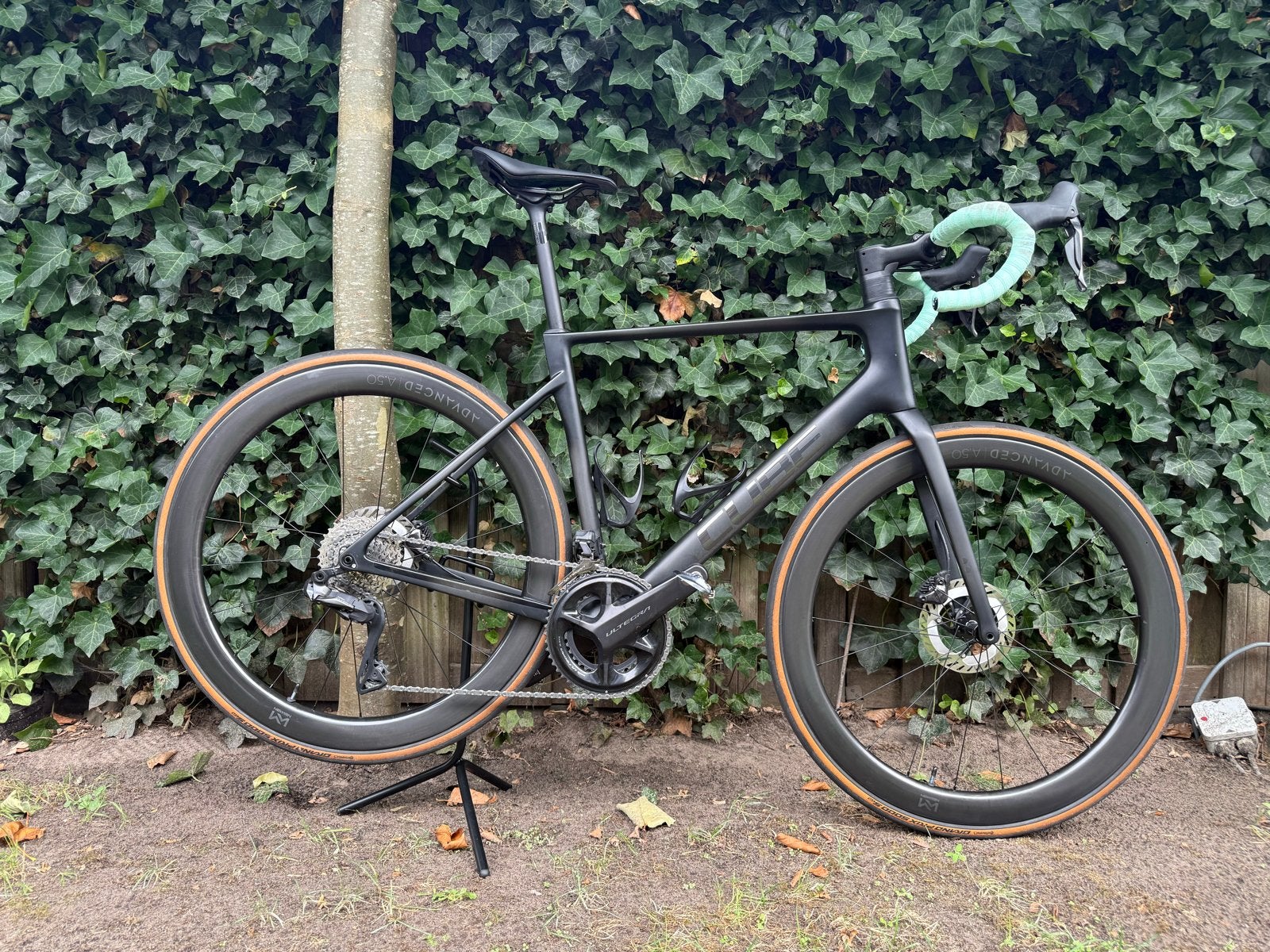 CUBE ATTAIN C:62 SLT CARBON/COALCHROME - mt 56 - Di2 Ultegra, 28 inch, Carbon, Heren, Zo goed als nieuw