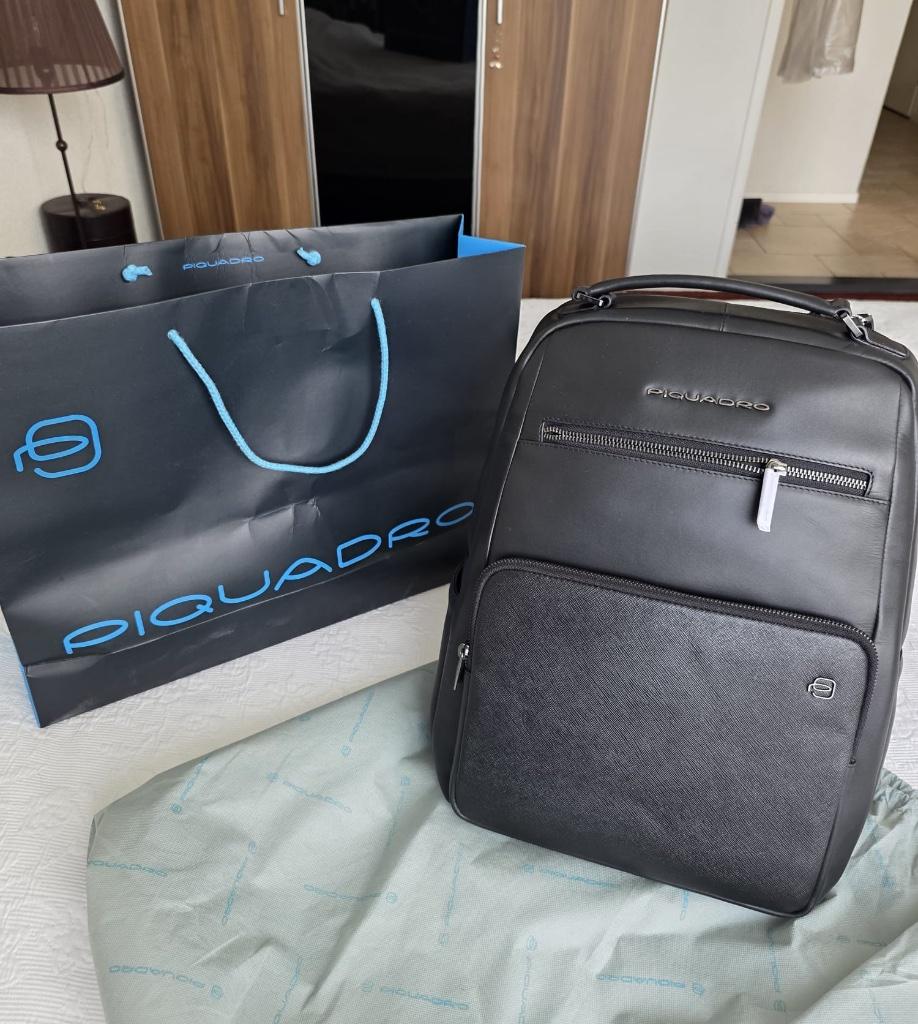 Nieuw Piquadro 15,6" Bag pack / rugzak - Black / zwart, Computers en Software, Laptoptassen, 15 inch, Verzenden, Nieuw, Zwart