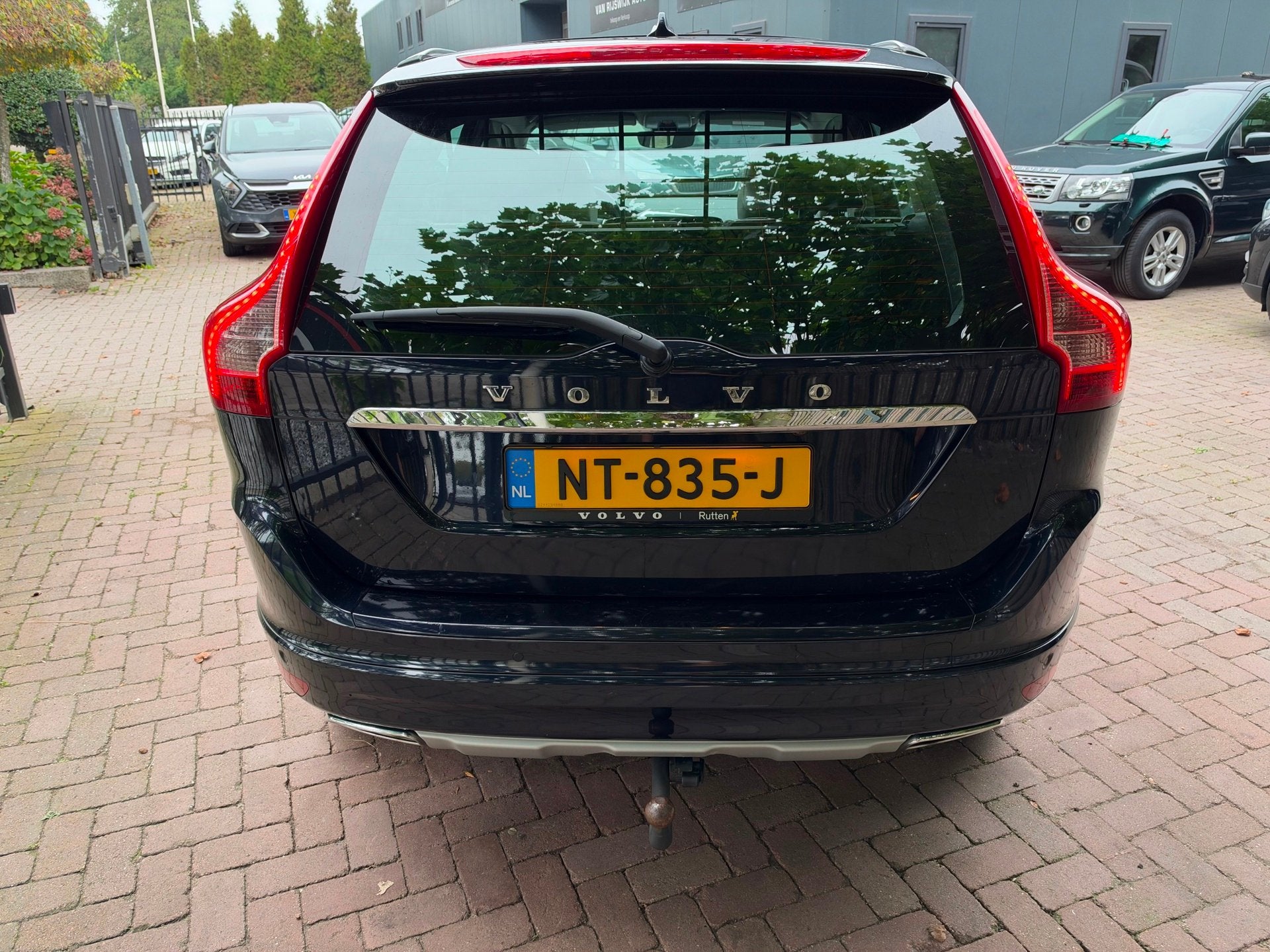 Volvo XC60 2.4 D5 Polar+ Dealer Ond Xenon EX BPM Camera, Auto's, Automaat, 1698 kg, Gebruikt, Euro 6