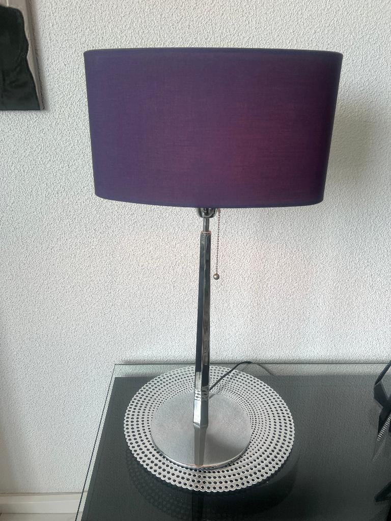 Twee stuks lampen met paarse kap, Huis en Inrichting, Ophalen, Overige typen, Overige fittingen, Zo goed als nieuw
