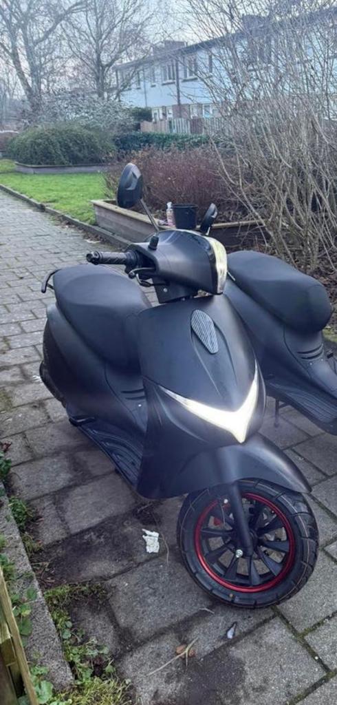 Valexim, Fietsen en Brommers, Scooters | Overige merken, Ophalen of Verzenden, Zo goed als nieuw, Benzine