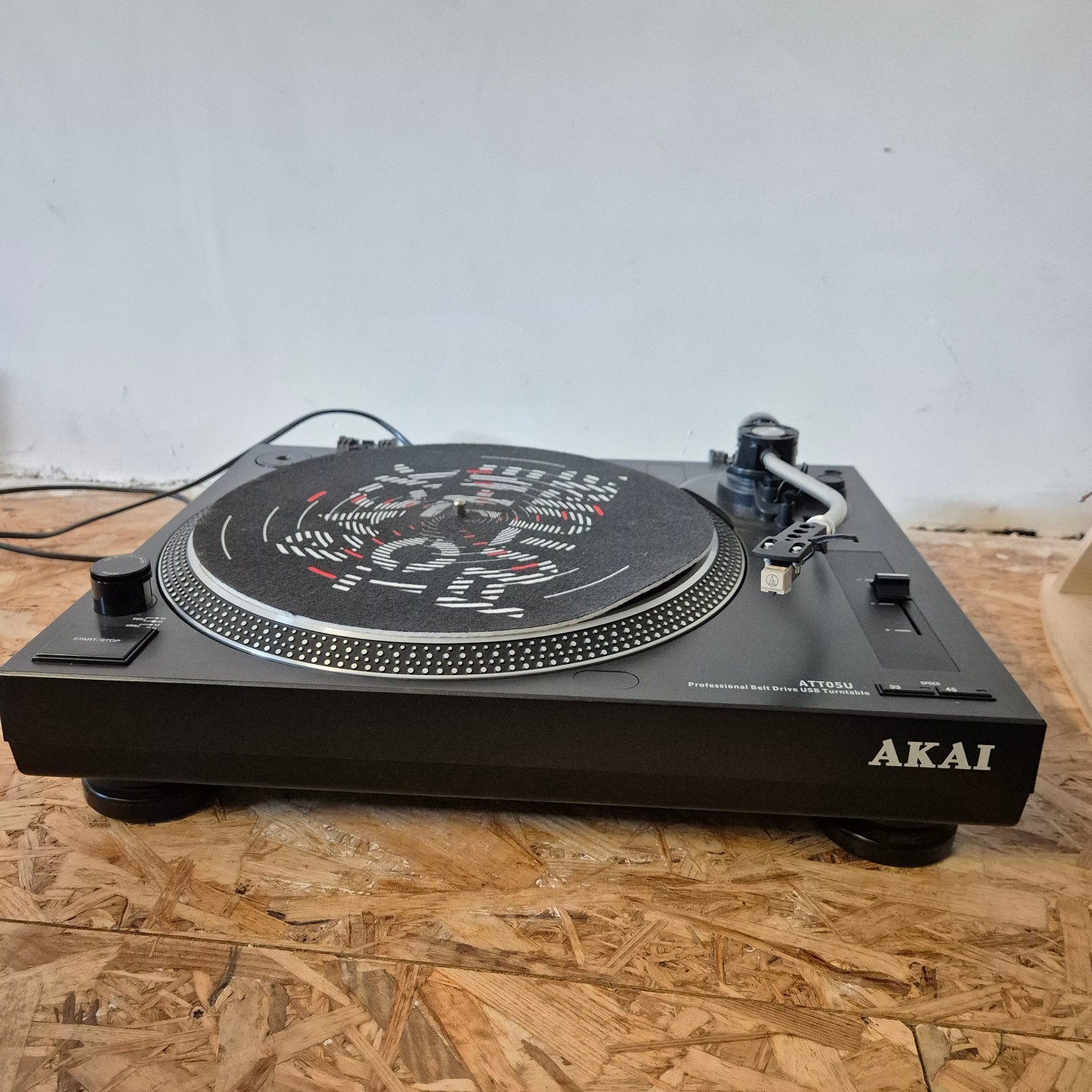 AKAI ATT05U Platenspeler, Ophalen of Verzenden, Zo goed als nieuw, Automatisch, Platenspeler