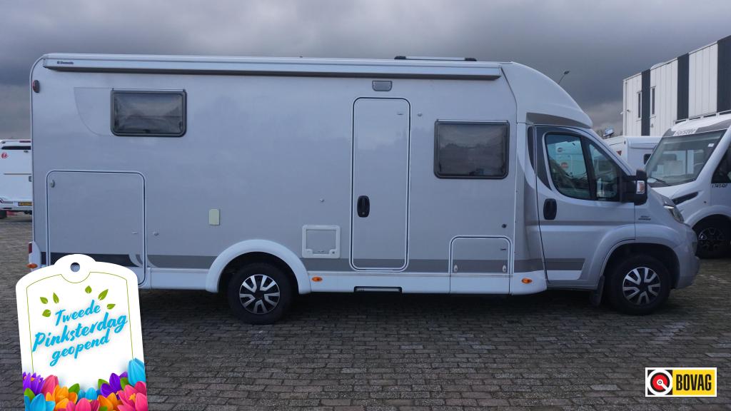 Carado T 67 DAKAIRCO/CAMERA/FIETSENDR, 7 tot 8 meter, Bedrijf, Buitenlamp, L-zit