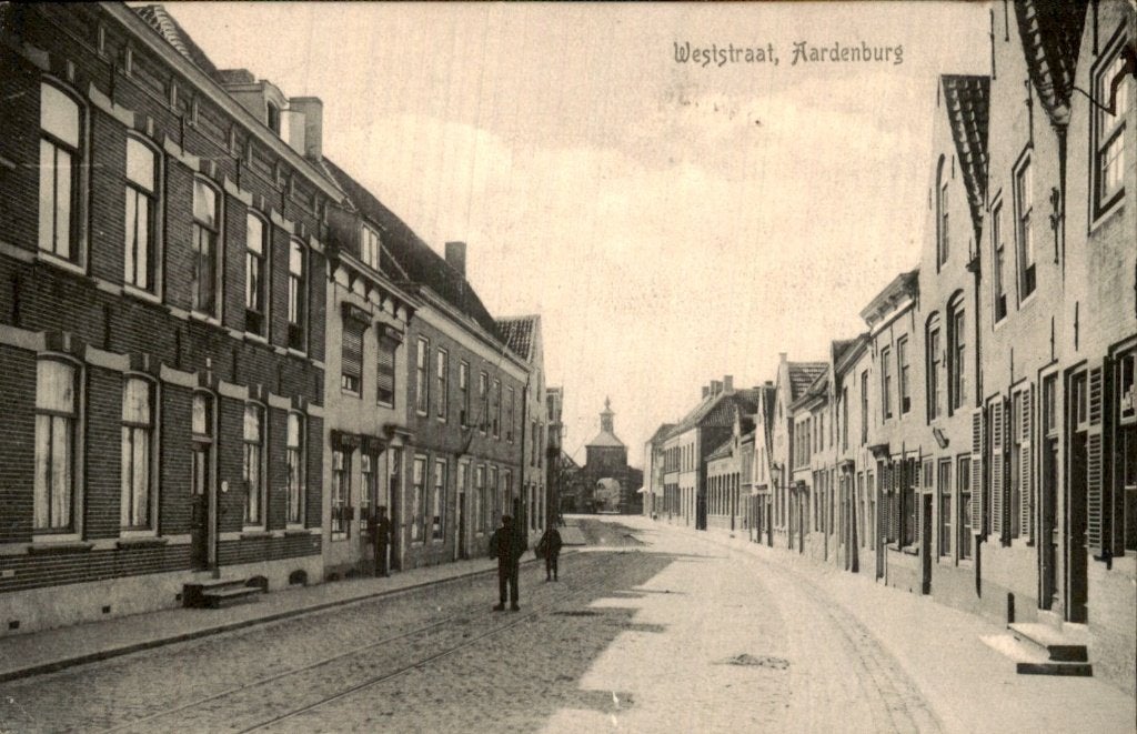 Aardenburg - Weststraat - Straatzicht, Ophalen of Verzenden, Voor 1920, Gelopen, Zeeland