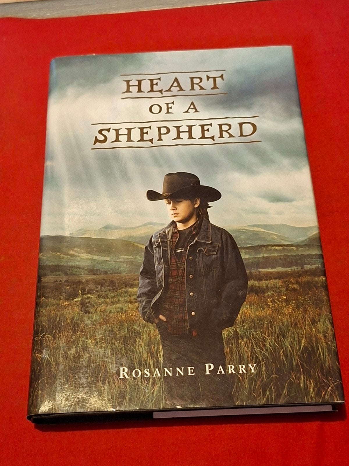 GESIGNEERD (Signed) Heart of a shepherd. Rosanne Parry., Boeken, Taal | Engels, Ophalen of Verzenden, Zo goed als nieuw