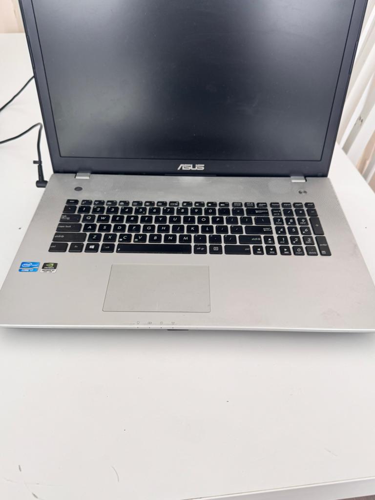 Asus laptop zonder harde schijf met oplader, Computers en Software, Windows Laptops, Gebruikt, Met videokaart, 2 tot 3 Ghz, Ophalen of Verzenden