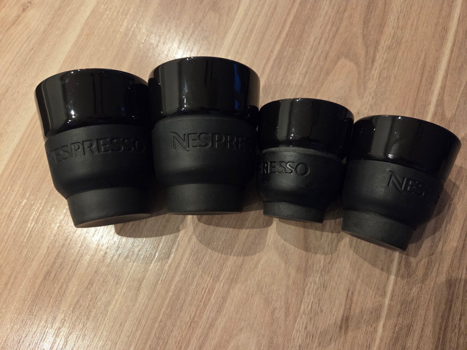 Nespresso koffiekopjes - 4 stuks (2x Lungo, 2x Espresso), Overige merken, Keramiek, Ophalen of Verzenden, Zo goed als nieuw