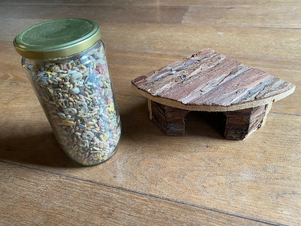 Gratis hoekhuisje hamster en voer, Dieren en Toebehoren, Ophalen of Verzenden, Gebruikt, Overige typen