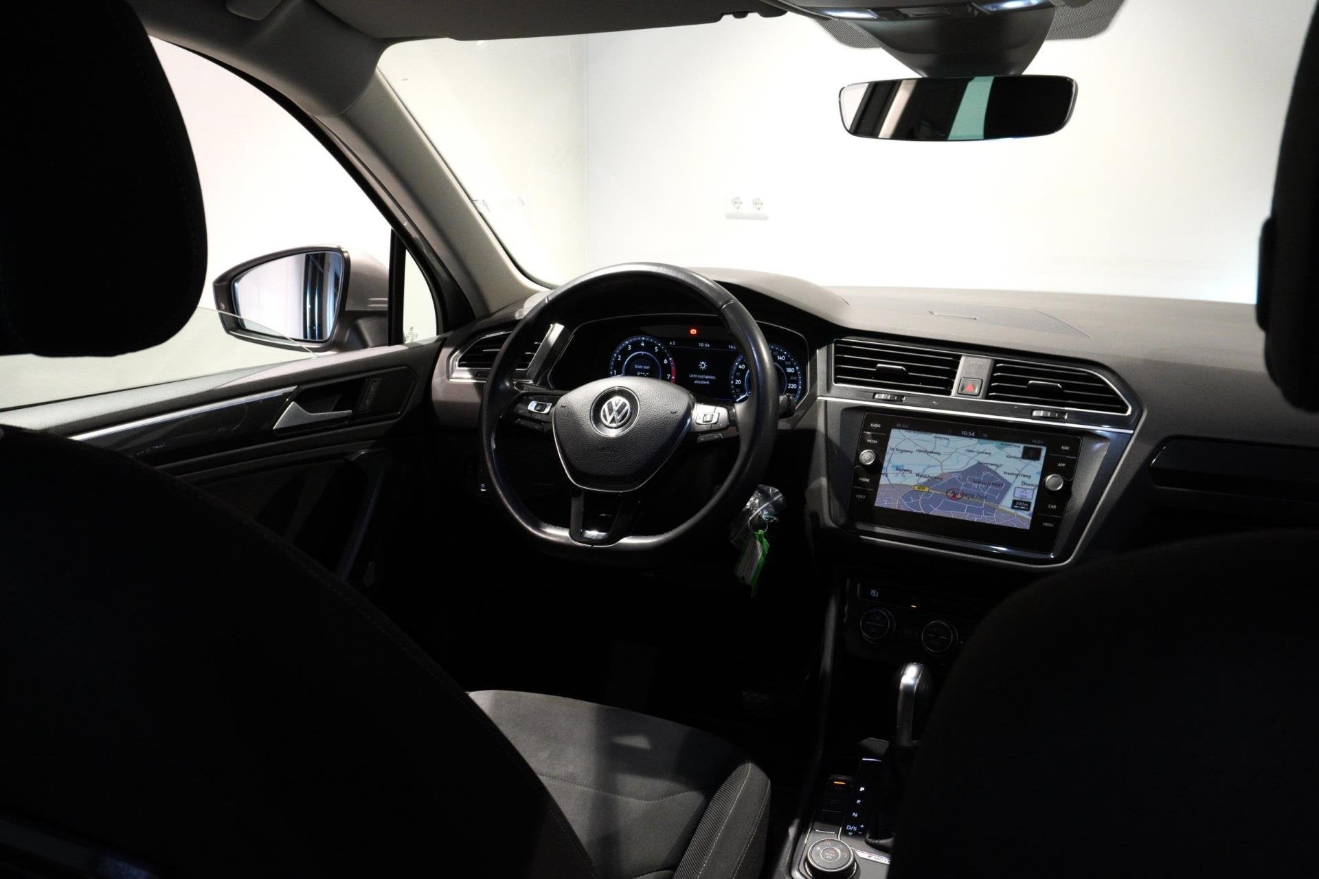 Volkswagen Tiguan 1.4 TSI 4Motion Highline Trekhaak|ACC|Virt, Auto's, Automaat, Automatische klimaatregeling, Gebruikt, 4 cilinders
