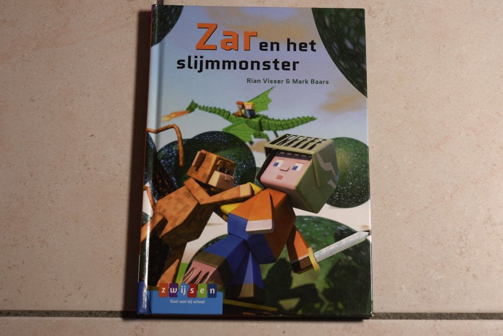 Zar en het slijmmonster / Rian Visser AVI E4, Ophalen of Verzenden, Zo goed als nieuw, Fictie algemeen