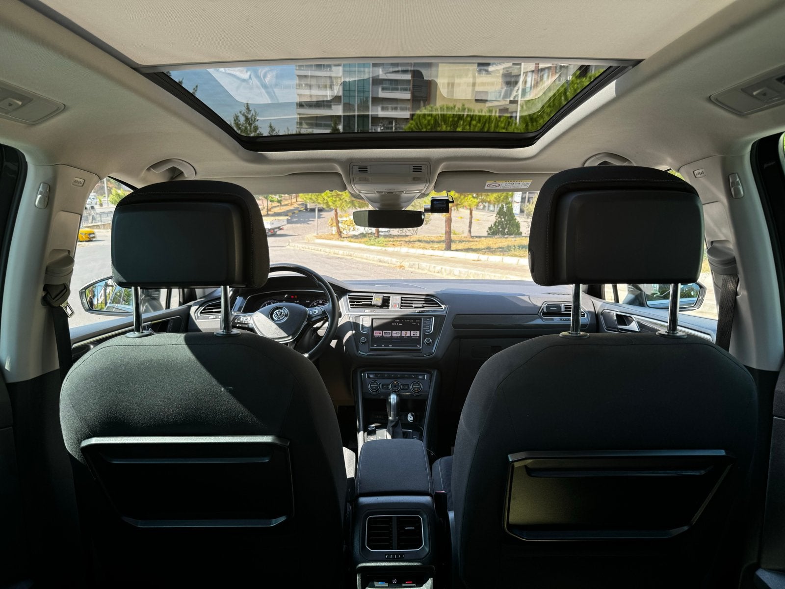 Volkswagen Tiguan 1.4 TSI 110KW/150PK 6DSG M16 2017 Grijs, Auto's, Volkswagen, 1800 kg, 4 cilinders, Origineel Nederlands, Grijs