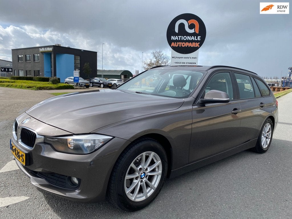 BMW 3-serie Touring | 2013 | 318d High Executive | Top auto, Auto's, BMW, Automaat, 4 cilinders, Bruin, Leder