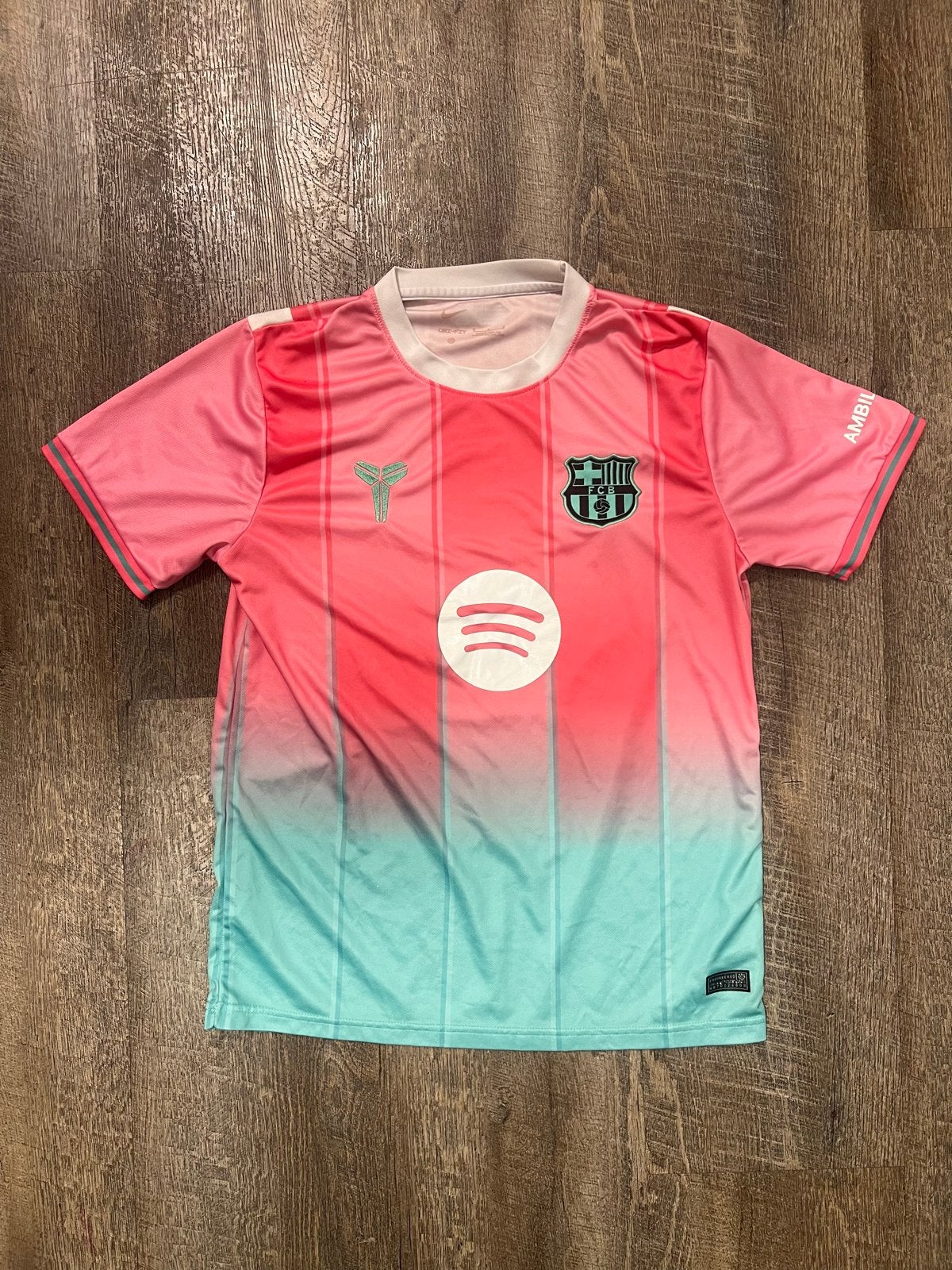 FC Barcelona Kobe Bryant Spotify custom voetbalshirt, Maat M, Ophalen of Verzenden, Zo goed als nieuw, Shirt
