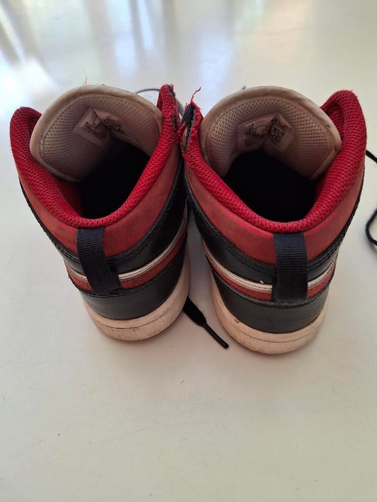 Jordan 1 Mid sneakers voor kinderen, maat 35, Ophalen of Verzenden, Gebruikt
