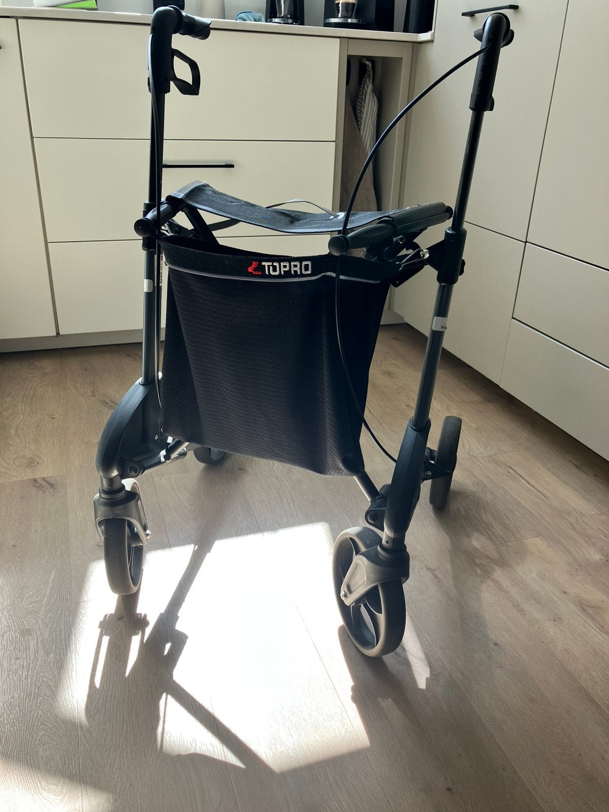 Rollator Topro Troja incl tas, Ophalen, Zo goed als nieuw