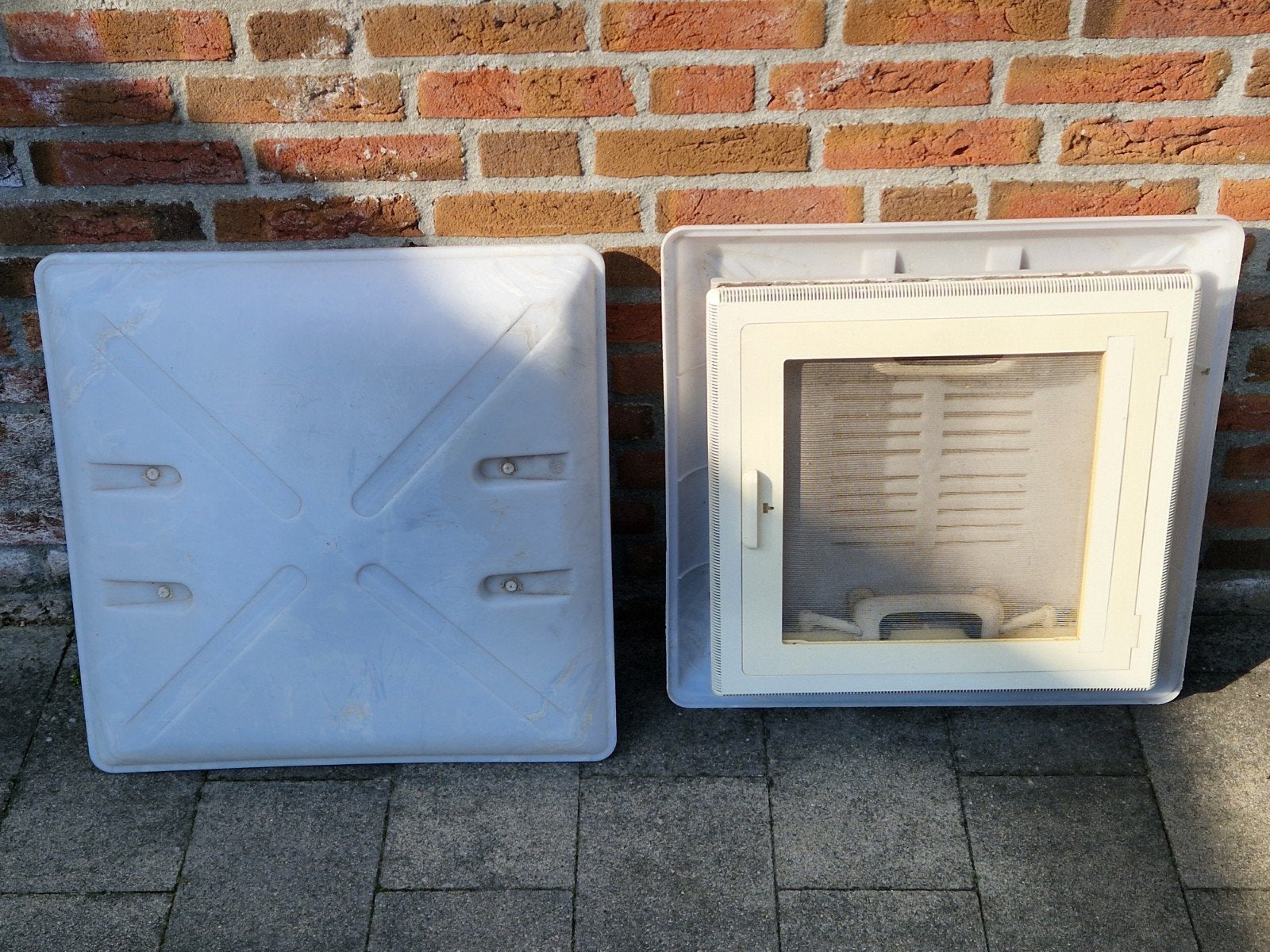 2x Dakluik voor caravan of camper - Gebruikt, Caravans en Kamperen, Ophalen, Gebruikt