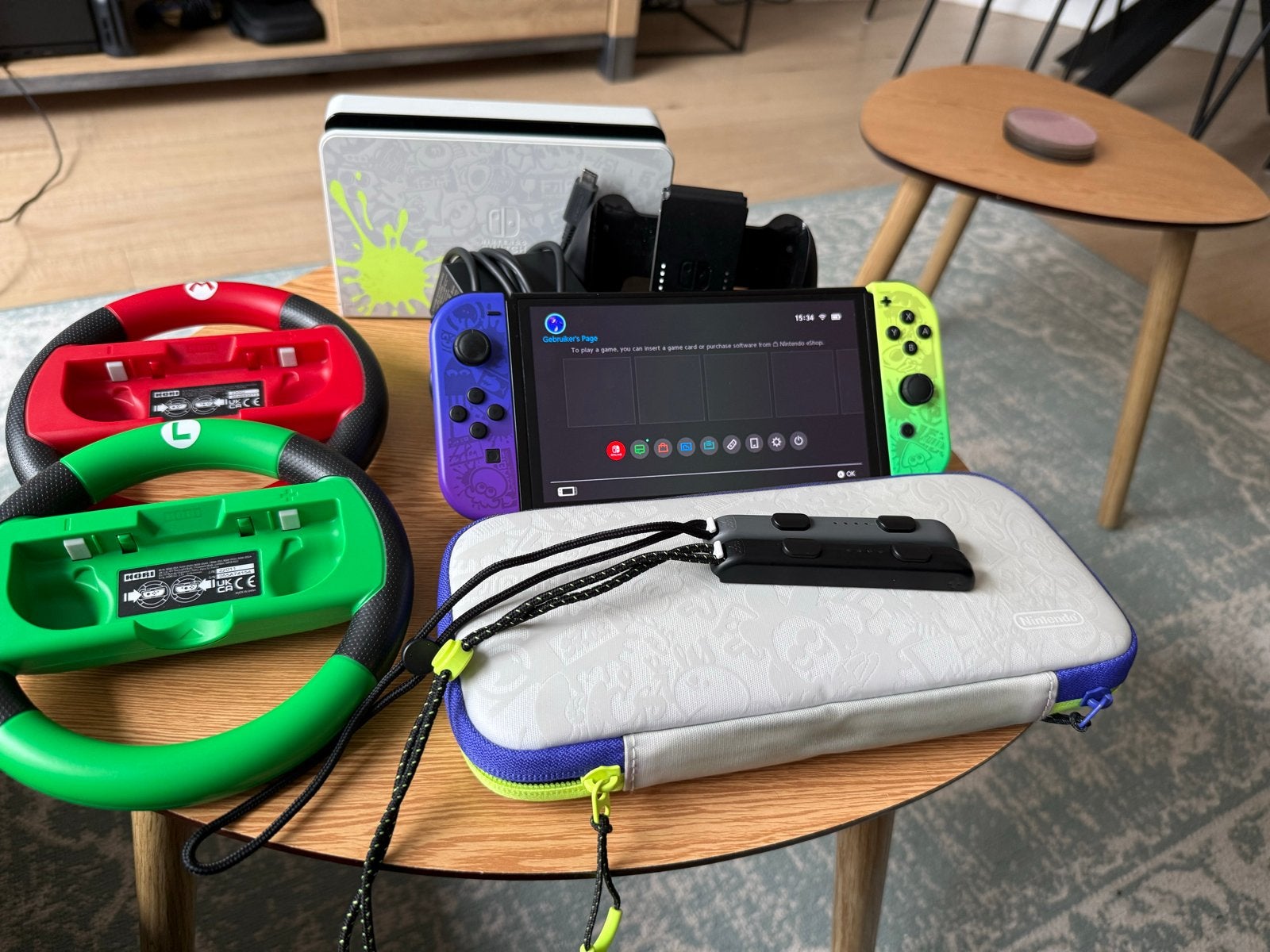 Nintendo Switch OLED Splatoon 3 Edition met accessoires, Switch OLED, Met 2 controllers, Ophalen of Verzenden, Zo goed als nieuw