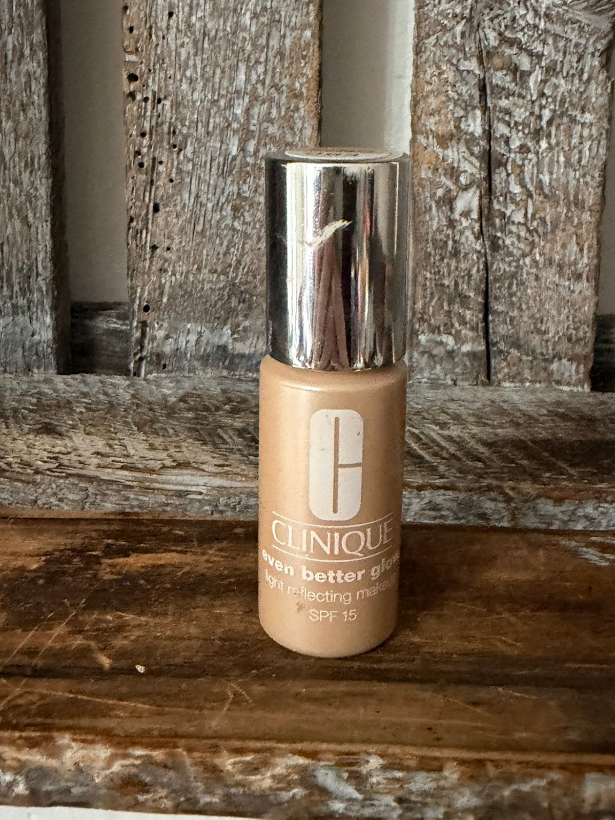 Clinique Even better glow foundation mini CN74, Ophalen of Verzenden, Zo goed als nieuw, Beige, Gehele gezicht