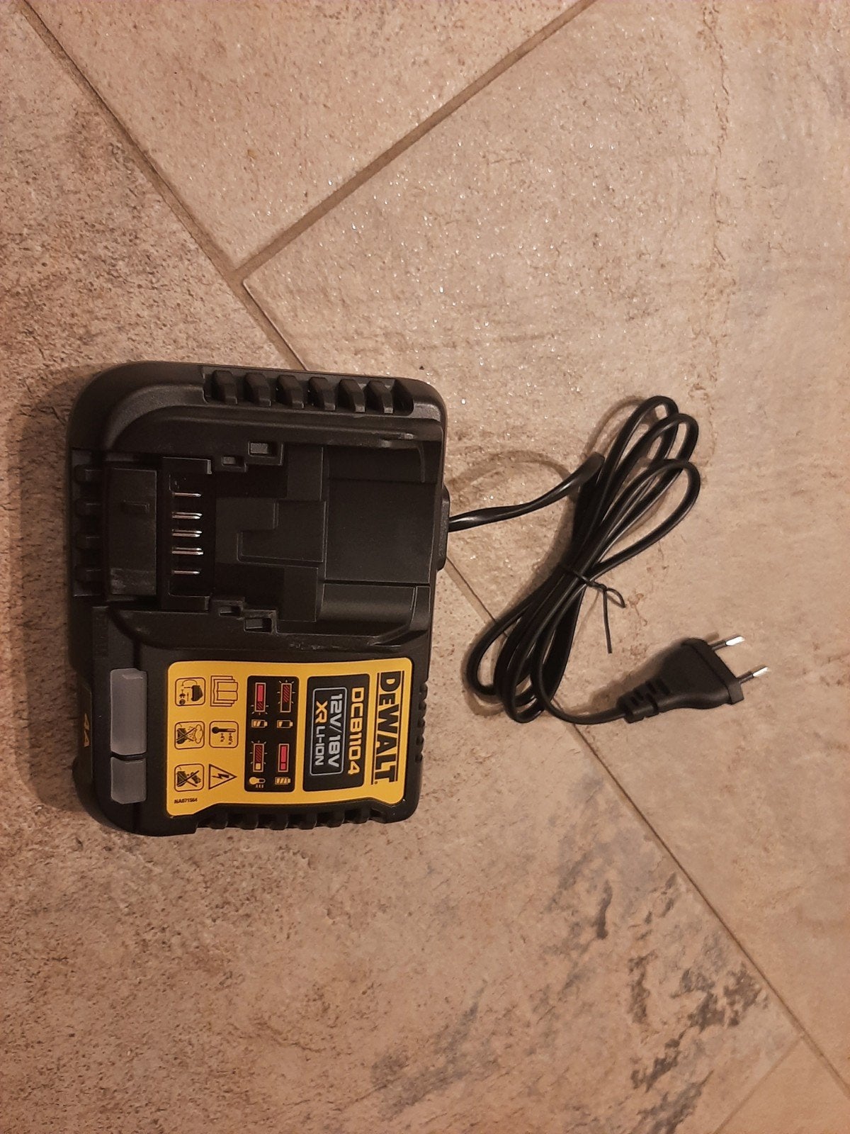 DeWalt DCB1104 12V/18V XR Li-Ion Acculader, Ophalen, Nieuw