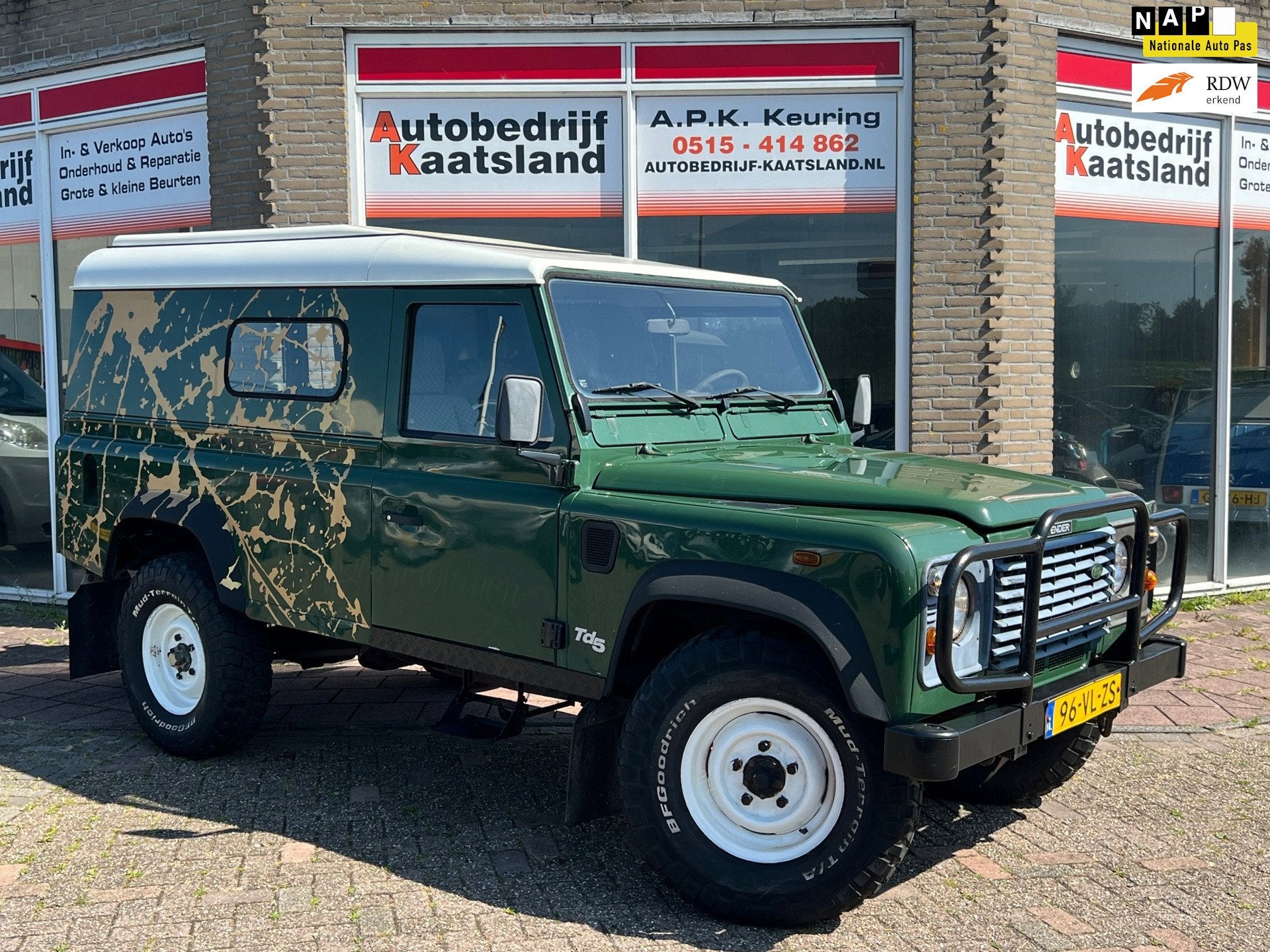 Land Rover Defender 2.5 Td5 110" Hard Top 4x4 - NL Auto! - 2, Auto's, Stof, Zwart, 2495 cc, 122 pk