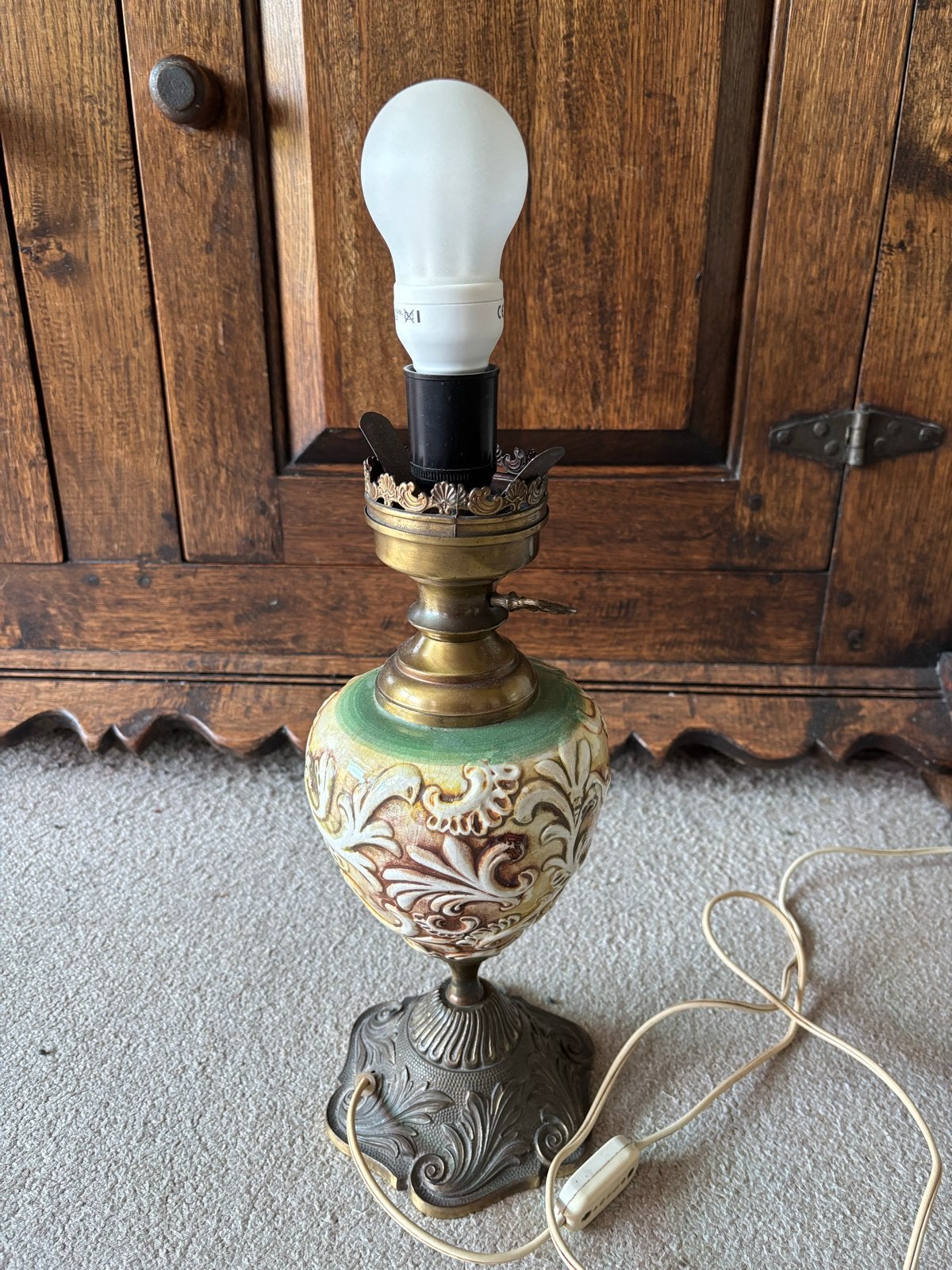 Vintage Tafellamp met Bronzen Voet en Keramische Details, Ophalen