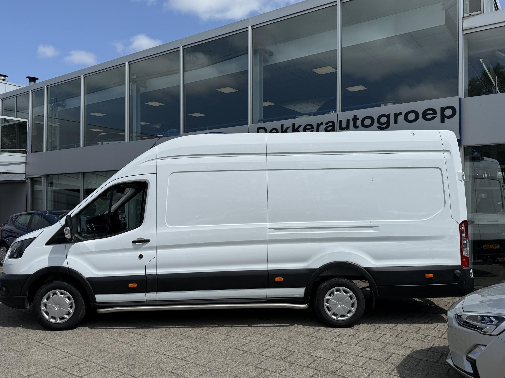 Ford Transit 350 2.0 TDCI L4H3 Trend RWD NAVI-ACHTERUITRIJ C, Euro 6, 4 cilinders, 2800 kg, Wit