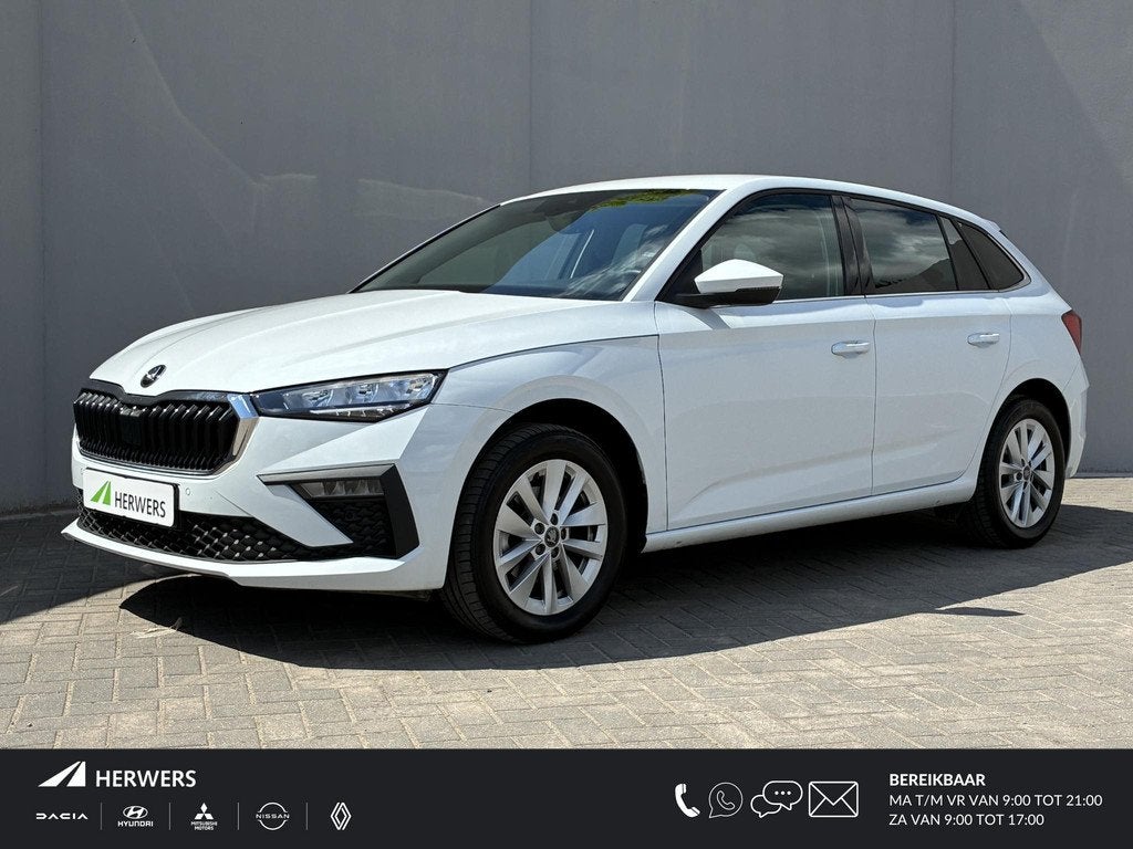 Skoda Scala DSG 7 TSI Selection / Fabrieksgarantie t/m 6-202, Auto's, Skoda, Euro 6, 610 kg, Wit, 3 cilinders