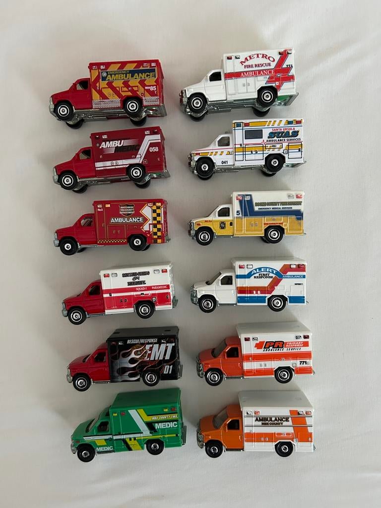 Set van 12 Matchbox Ford E350 ambulances, Ophalen of Verzenden, Nieuw