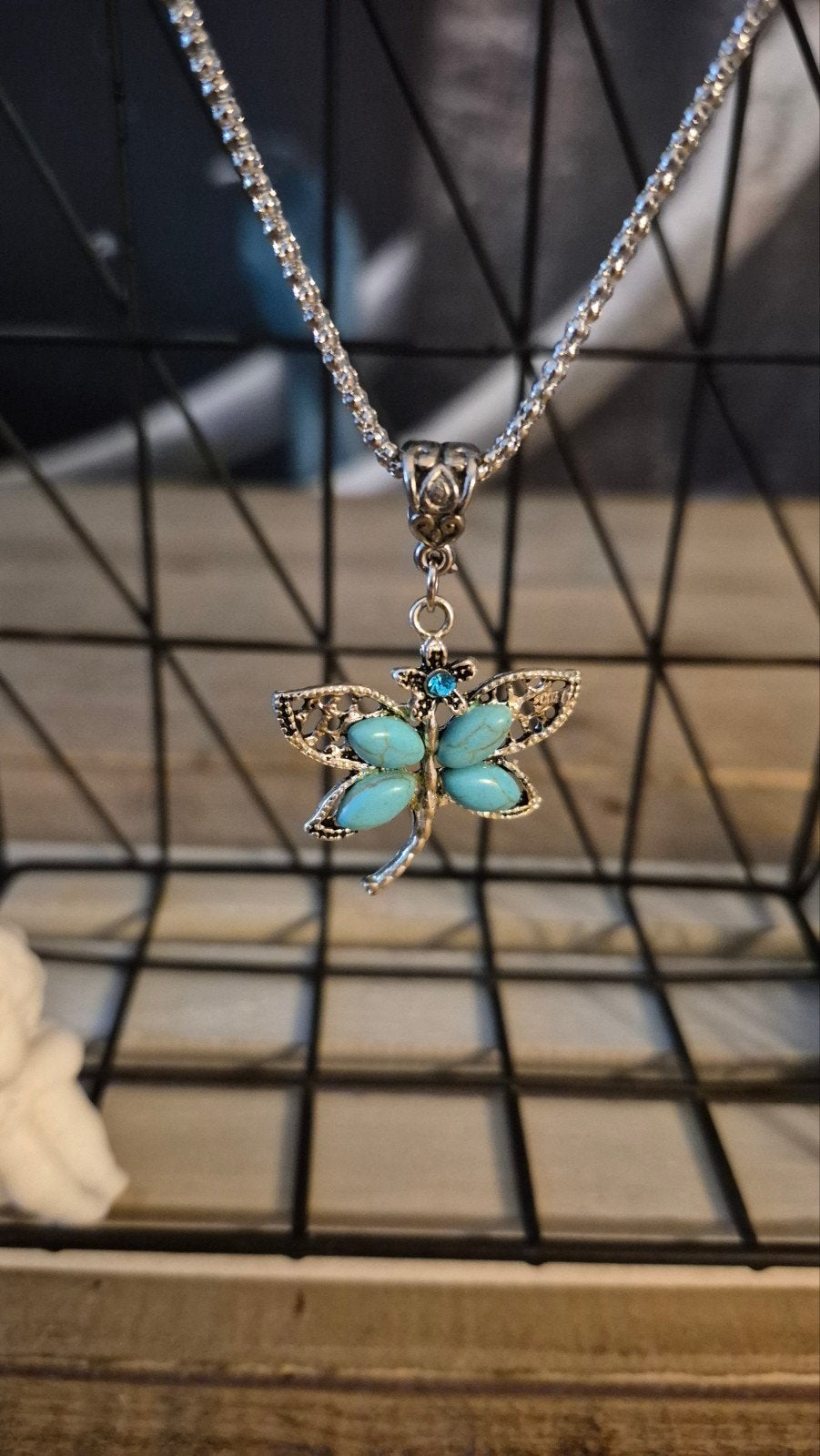 Zilverkleurige Libelle Ketting met Turkoois Steen, Overige materialen, Ophalen of Verzenden, Zo goed als nieuw, Met edelsteen