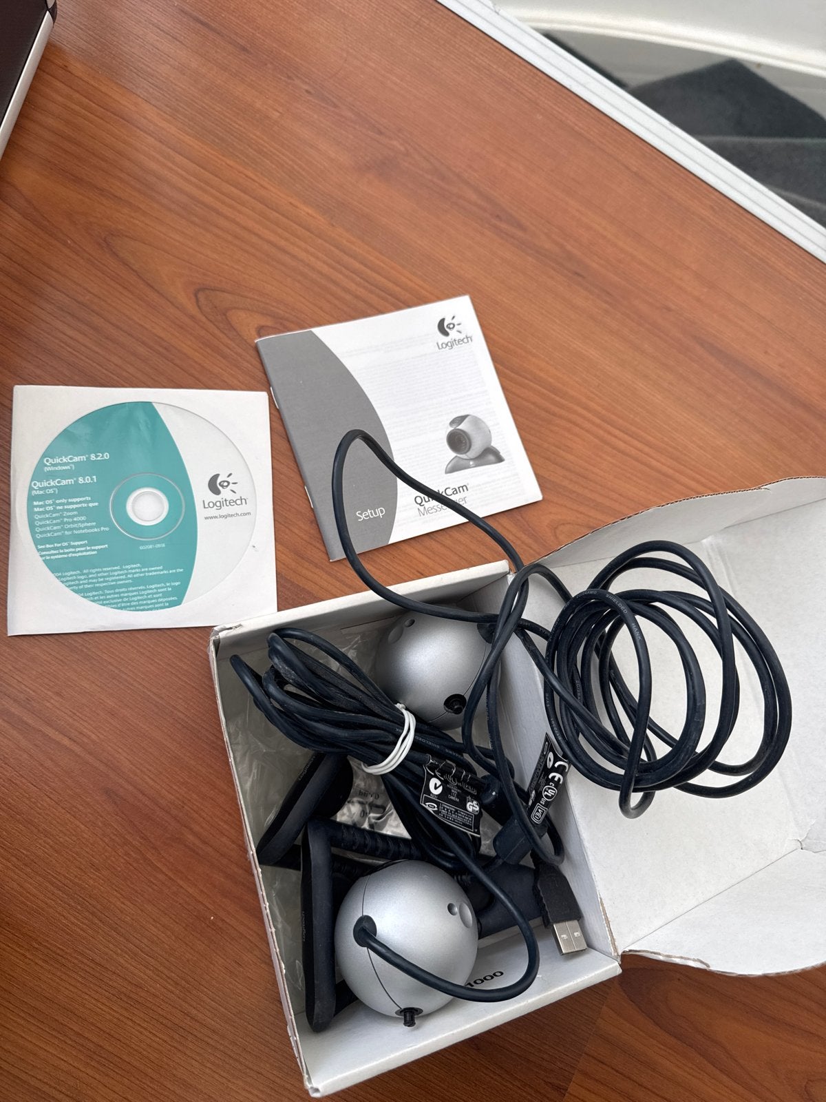 Logitech QuickCam Messenger Webcam met software, Computers en Software, Webcams, Gebruikt, Bedraad, Windows, Monitorclip, Ophalen of Verzenden