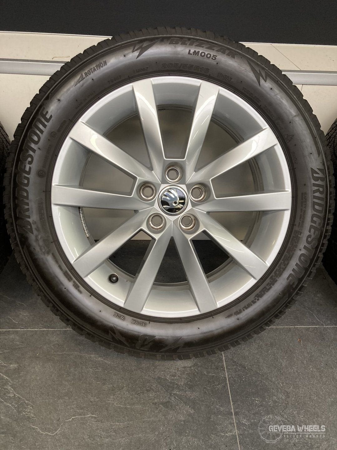 16” originele Skoda Scala velgen + winterbanden 5x100 657601, Auto-onderdelen, Gebruikt, -, Banden en Velgen, -