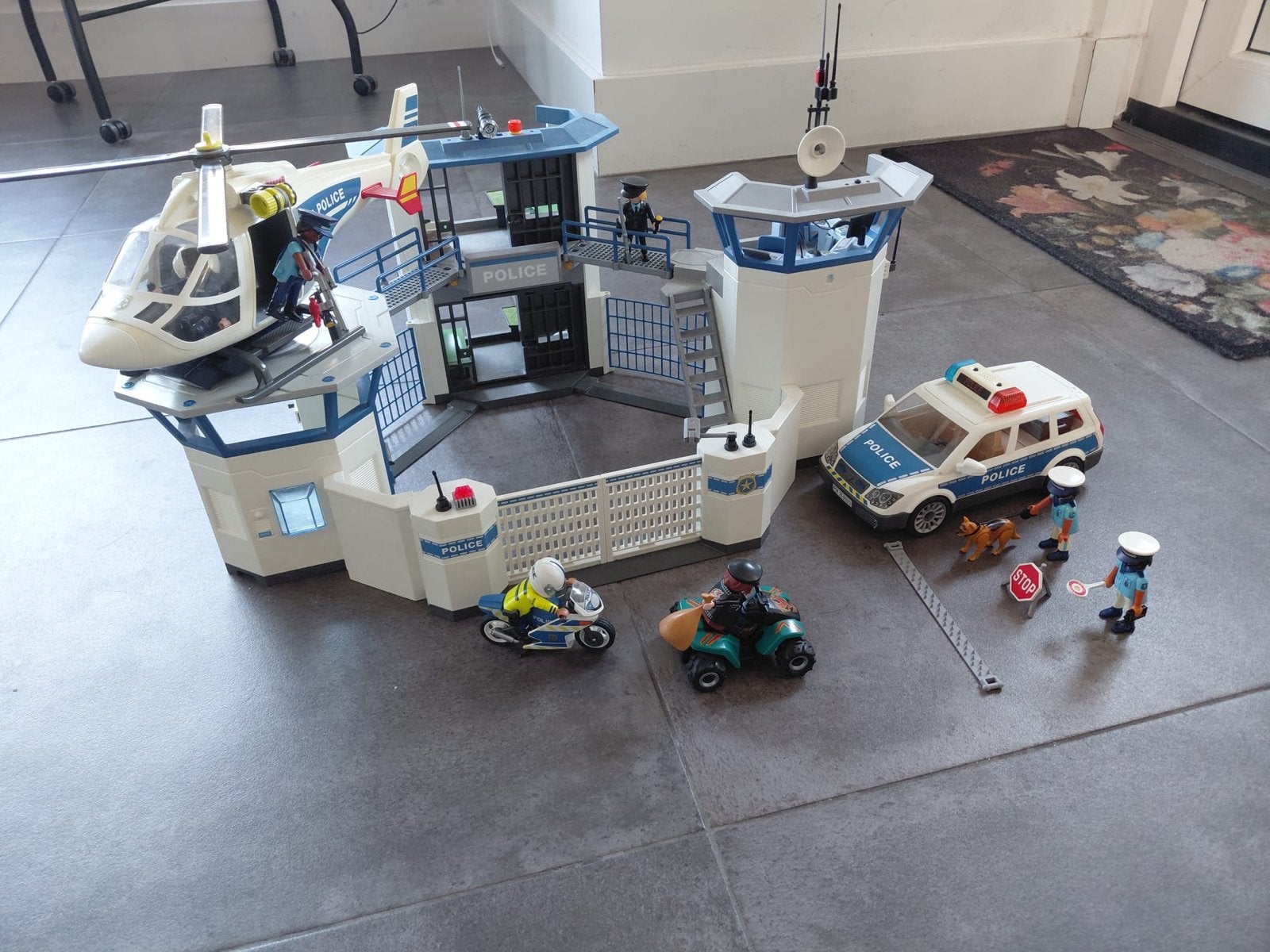 PlayMobil Politiebureau met voertuigen en 7 figuren, Kinderen en Baby's, Speelgoed | Playmobil, Gebruikt, Gebouw, Complete set