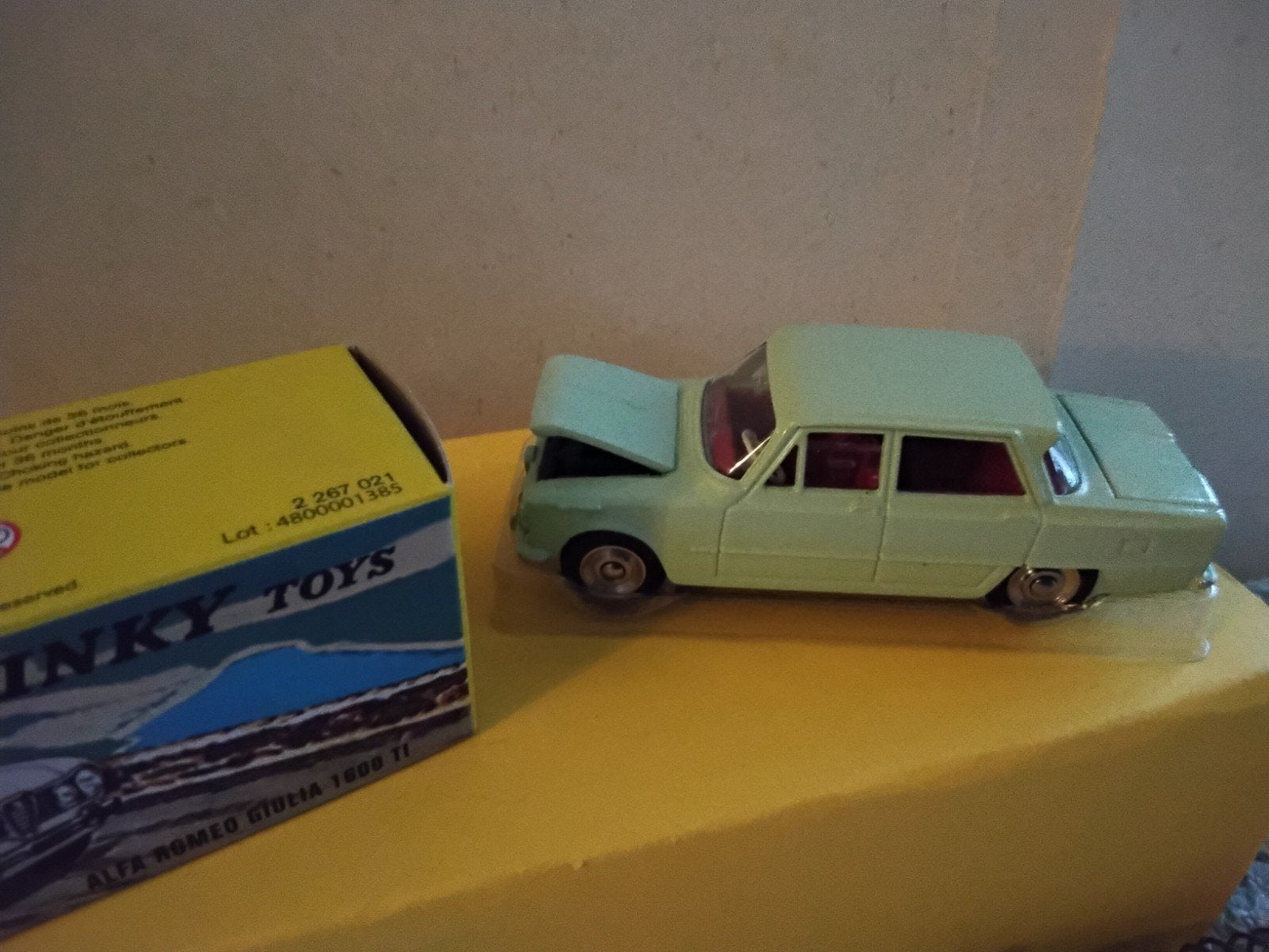 DINKY TOYS ATLAS  ALFA ROMEO GIULIA 1600 TI  MOTORKAP, Ophalen of Verzenden, Zo goed als nieuw, Auto, Dinky Toys