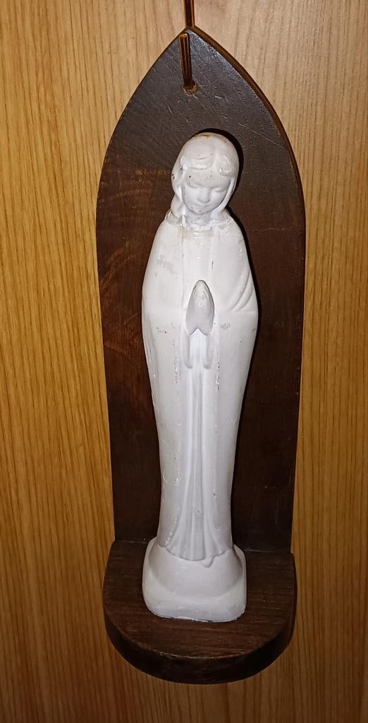 Maria beeldje op eikenhouten sokkel - Religieuze decoratie, Ophalen of Verzenden