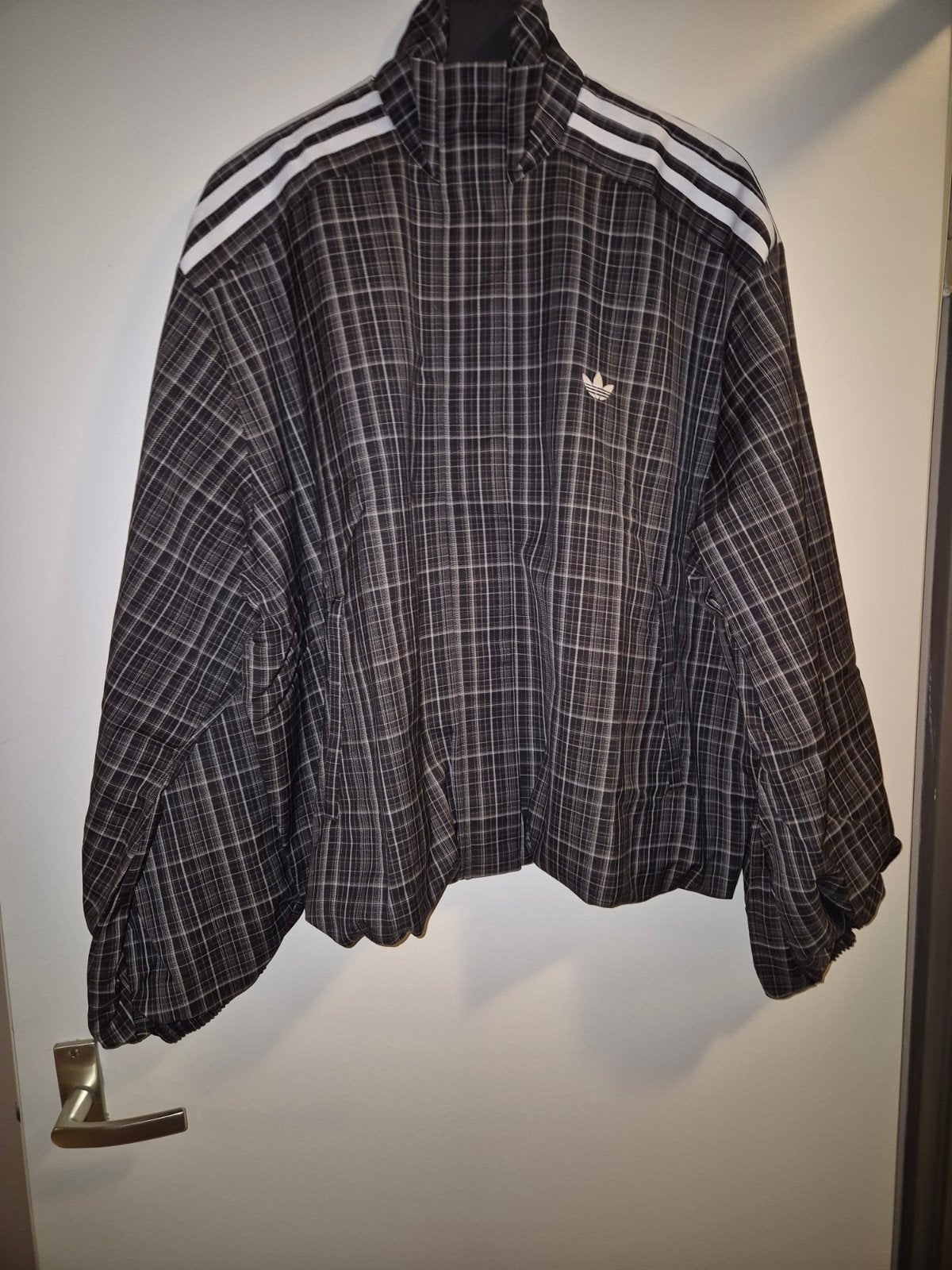 Adidas geruit jack maat L nieuw met prijskaartje, Adidas, Zwart, Maat 42/44 (L), Nieuw
