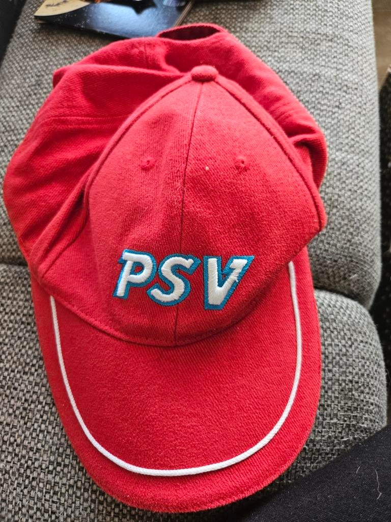 PSV oude  Pet Rood, Verzamelen, Sportartikelen en Voetbal, Ophalen of Verzenden, Gebruikt