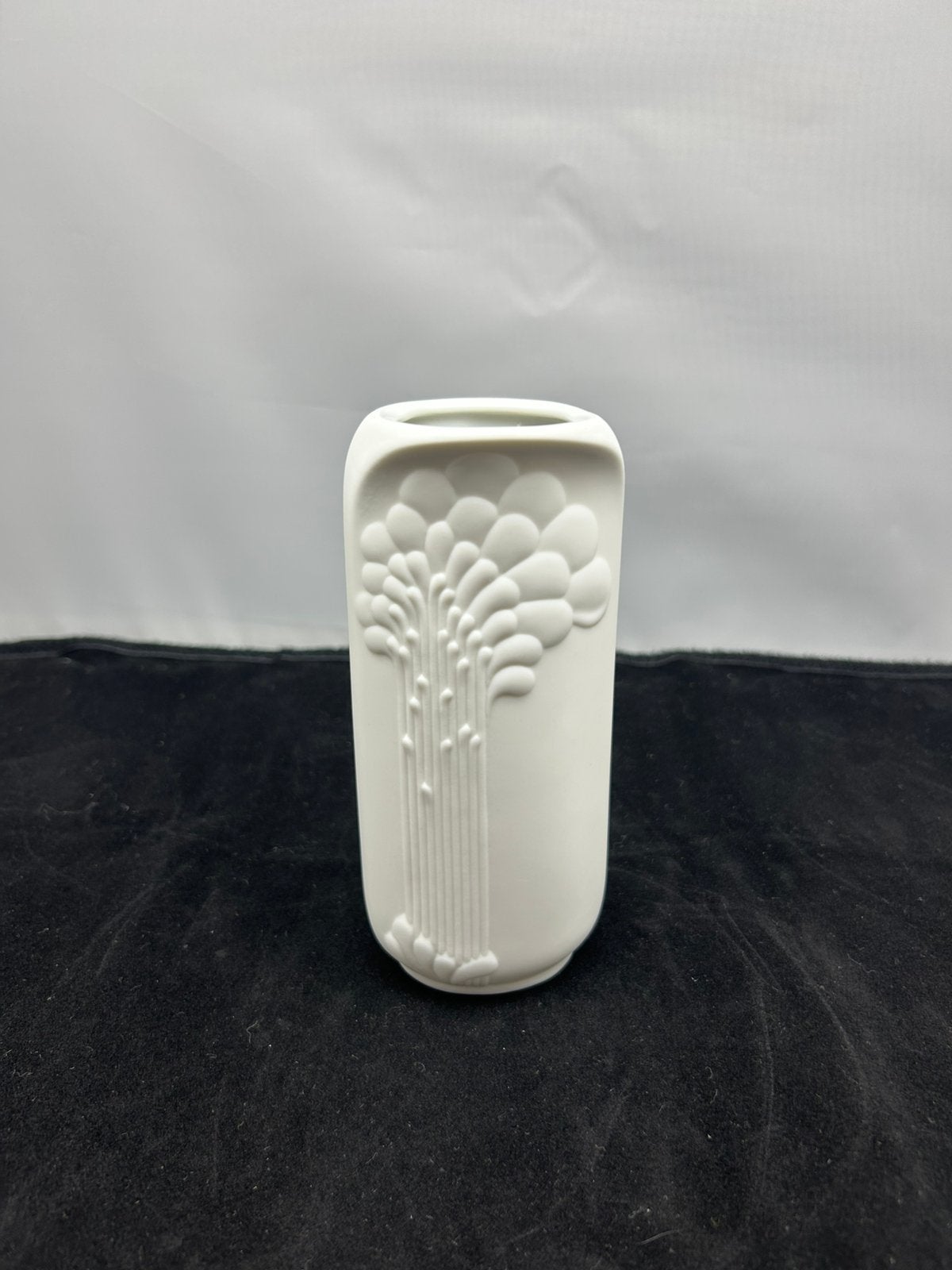 Vintage AK Kaiser Op-Art Vaas Manfred Frey Wit Porselein, Ophalen, Wit, 15 cm, Zo goed als nieuw