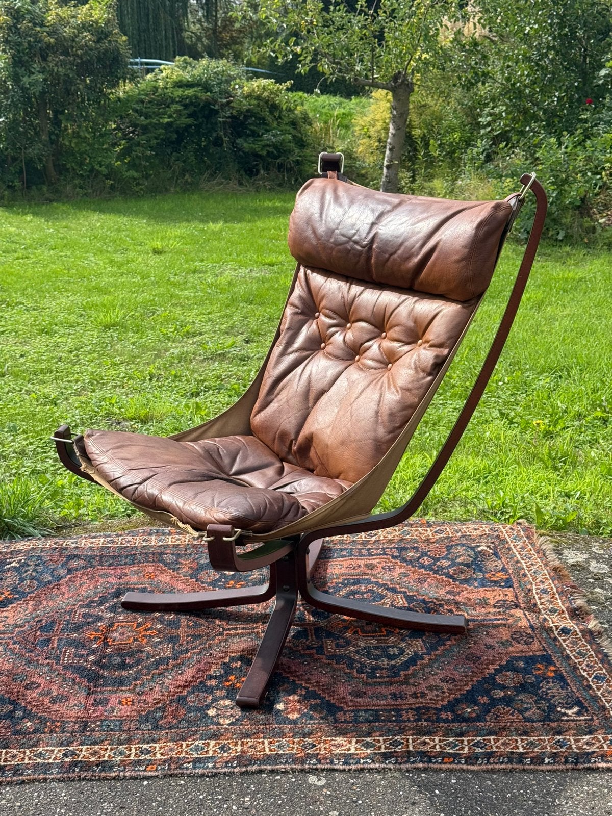 Falcon fauteuil Sigurd Ressell bruin leer messing hout, Huis en Inrichting, Ophalen, Gebruikt, 75 tot 100 cm, Hout
