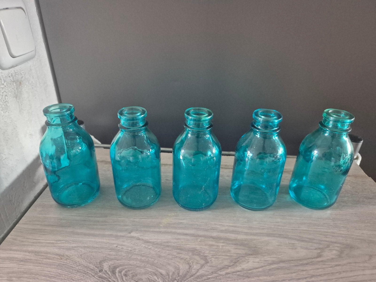 5 blauwe glazen flesjes, Ophalen of Verzenden