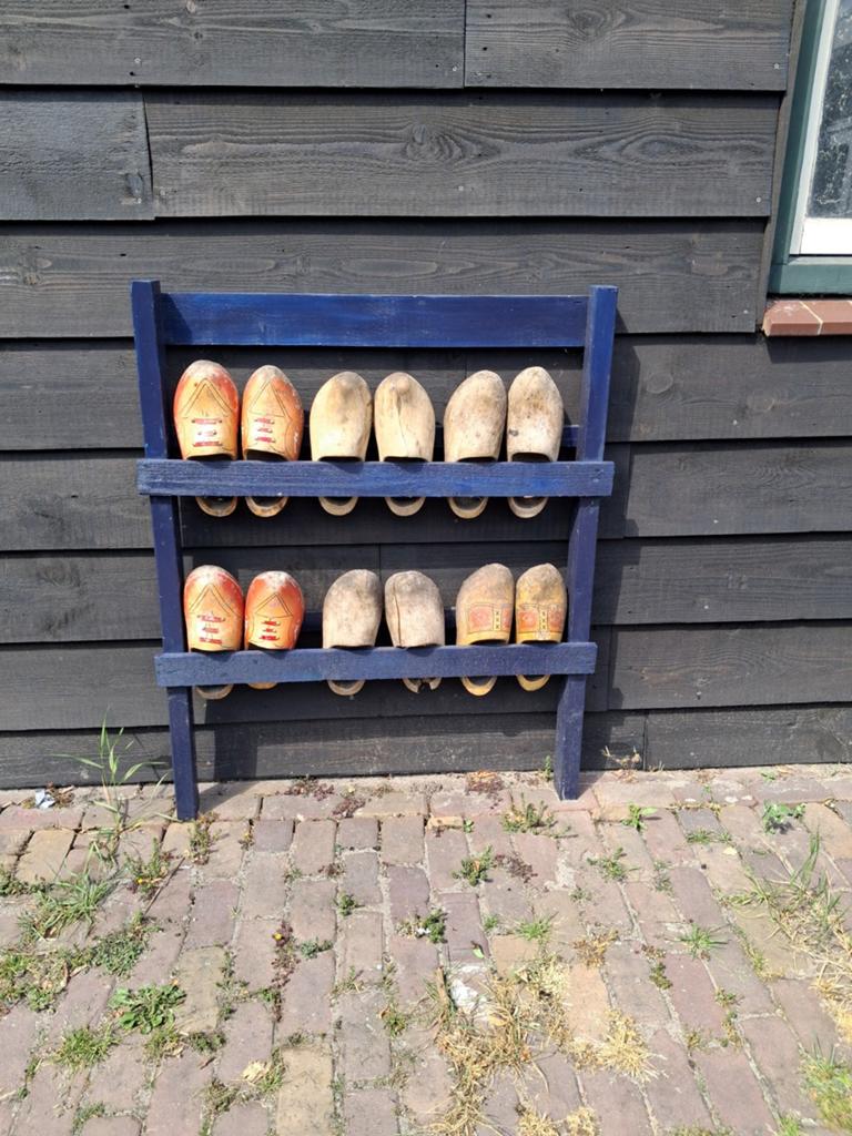 Klompenrek inclusief klompen, Ophalen