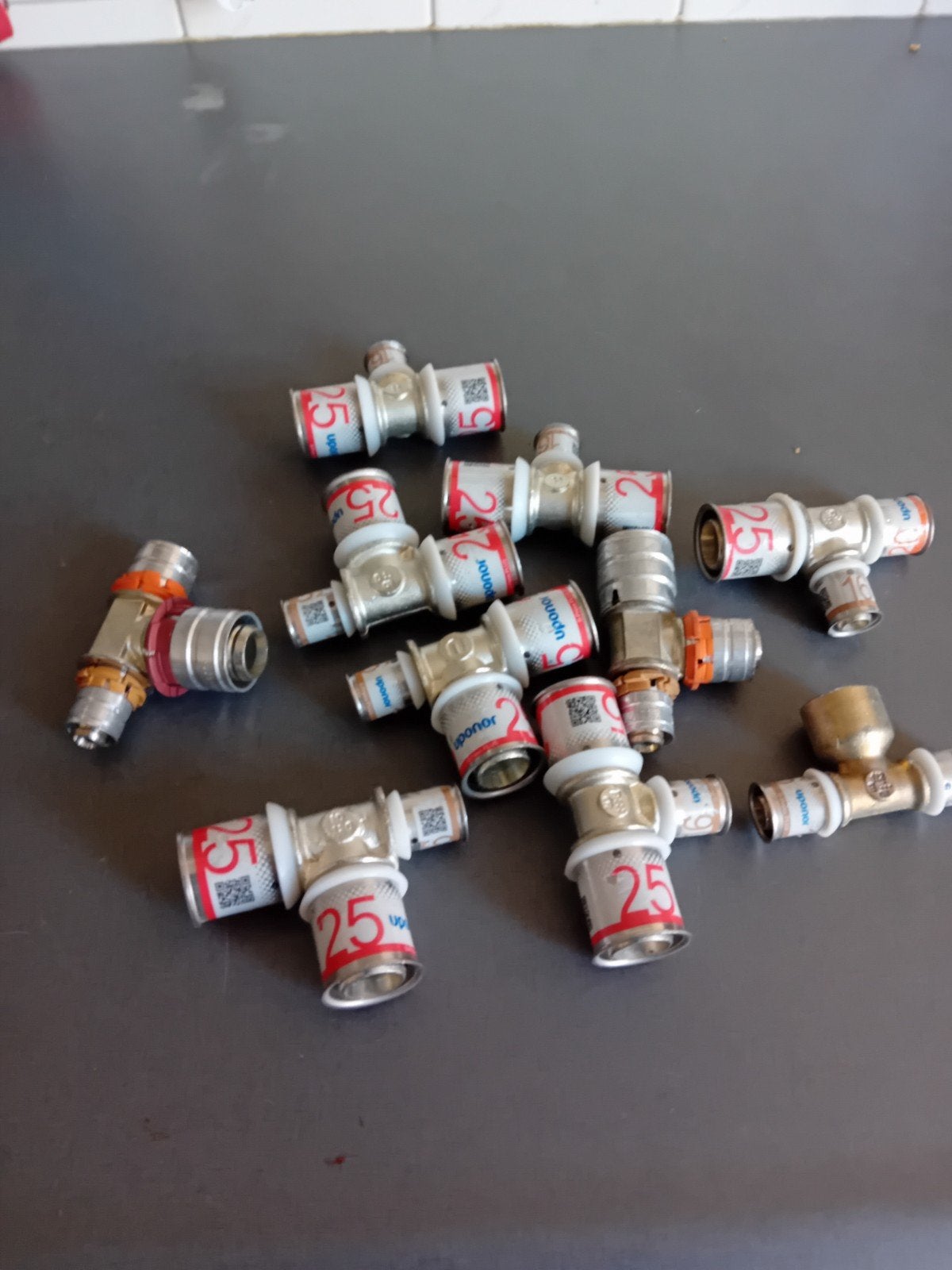Uponor T-stukken 25mm - Diverse koppelingen, Overige materialen, Overige typen, Zo goed als nieuw, Minder dan 2 meter