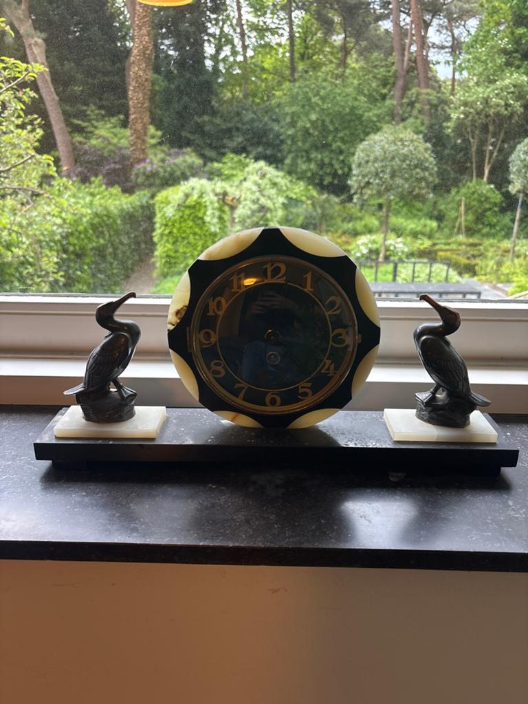 Art Deco marmeren pendule met bronzen aalscholvers, Ophalen
