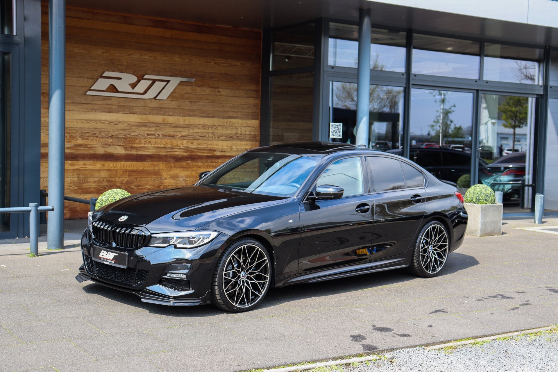 BMW 3-serie 330i M-Performance *E.dak/Laser/M-Sport/BMW Live, Auto's, Automaat, 1998 cc, Achterwielaandrijving, Gebruikt