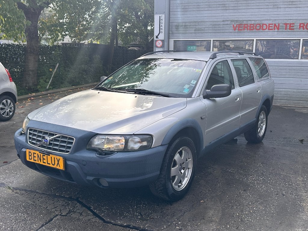 Volvo XC70 2.5 T AWD Geartronic 2004 Grijs, Automaat, 1800 kg, Zwart, XC70