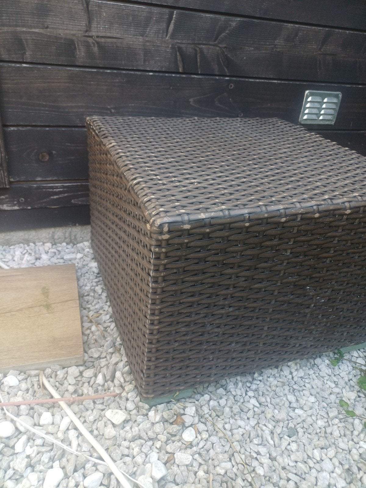 Wicker opbergbox/ bijzettafel voor buiten, Tuin en Terras, Ophalen of Verzenden, Gebruikt, Vierkant, Wicker