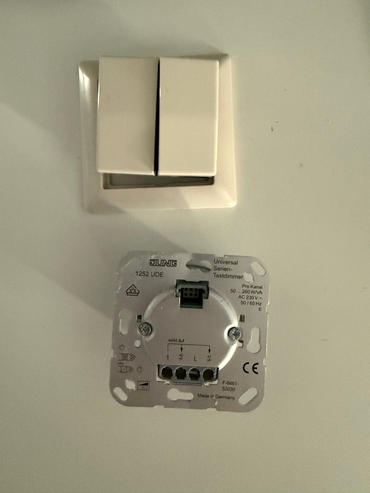 JUNG Tastdimmer 1252 UDE met afdekraam (1 wip defect), Ophalen, Gebruikt, Overige typen