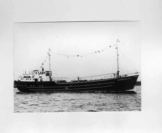 scheepvaart-foto-sandenburgh 1957, Verzamelen, Ophalen of Verzenden, Zo goed als nieuw, Motorboot, Boek of Tijdschrift