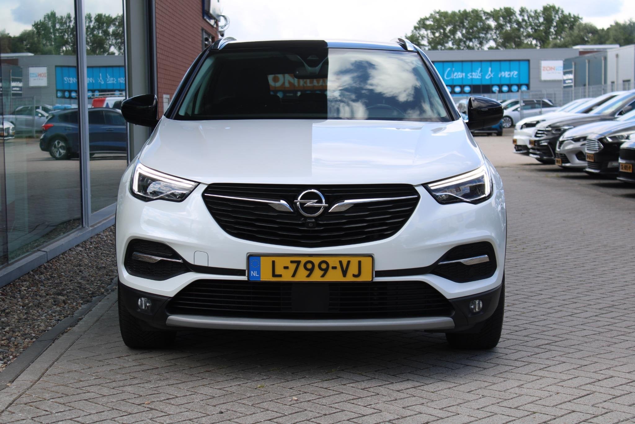 Opel Grandland X 1.2 Turbo Ultimate | Automaat! | Distributi, Auto's, Gebruikt, 1199 cc, Wit, 3 cilinders
